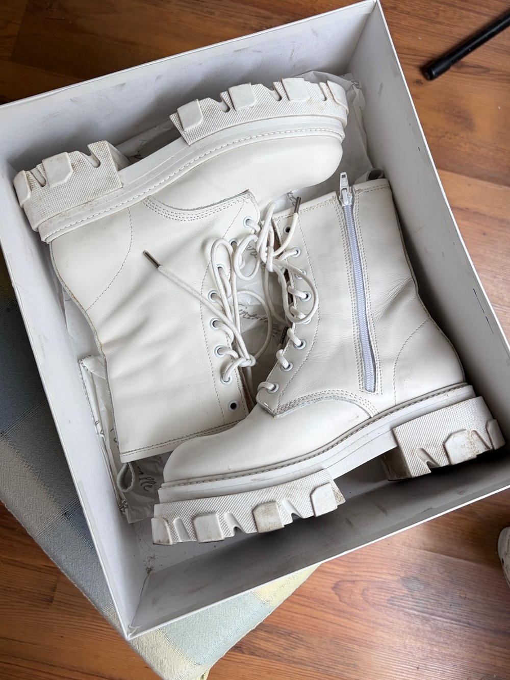 L’intervalle Women's Fukoka White Leather Lace-Up Combat Boots - 37 - Picture 2 of 6
